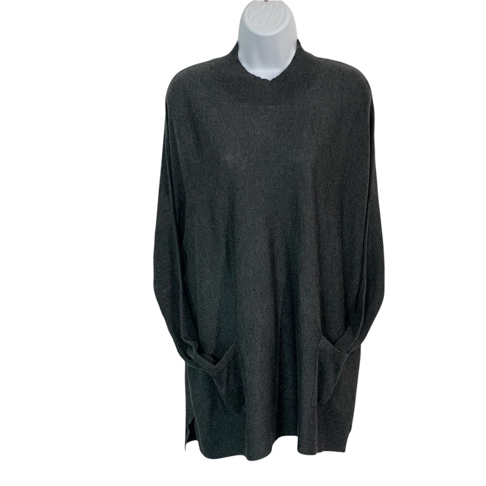 ROMEO + JULIET Couture Oversized Sweater with Pockets Sz L